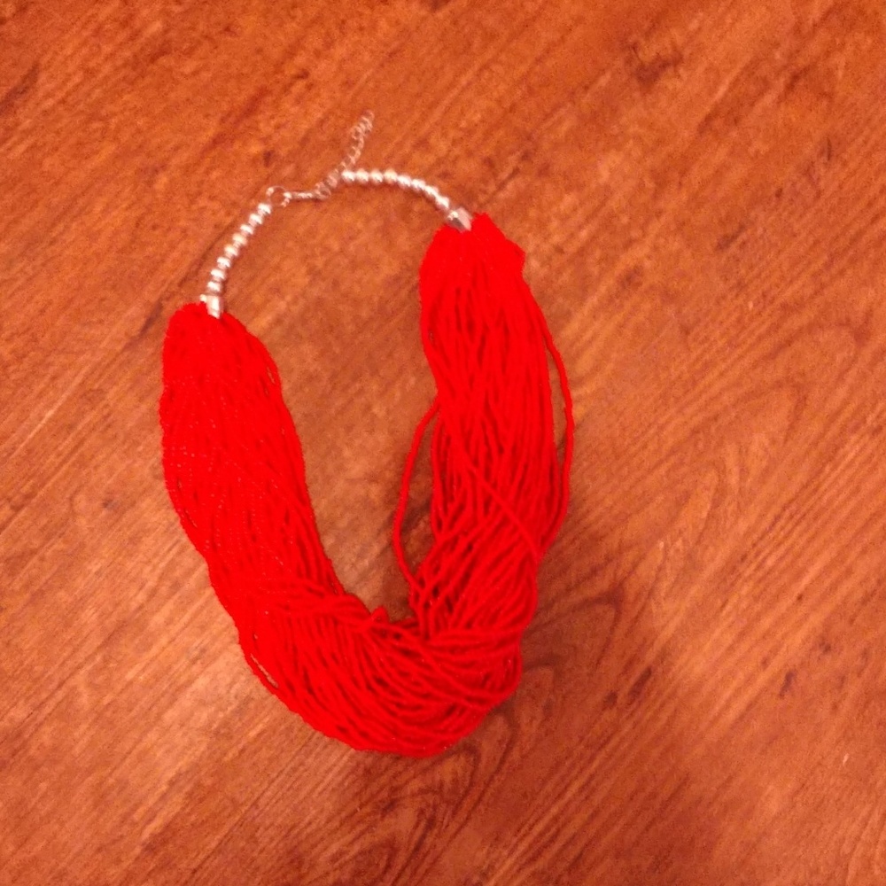 ❤️3 for $12❤️ Red beaded necklace